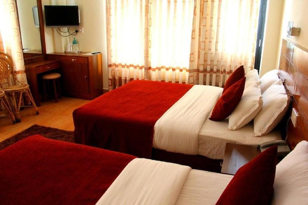 Hotel Tara Pokhara Eksteriør bilde