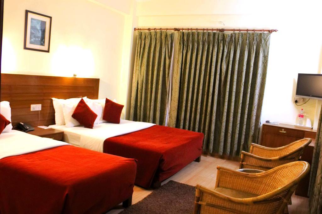 Hotel Tara Pokhara Eksteriør bilde