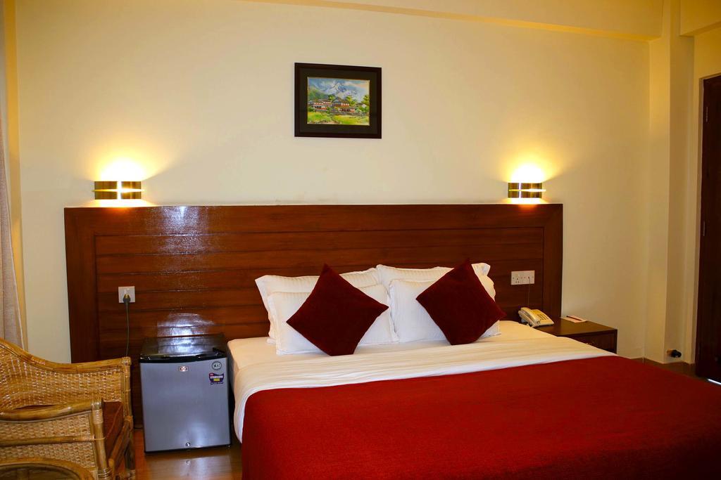 Hotel Tara Pokhara Eksteriør bilde