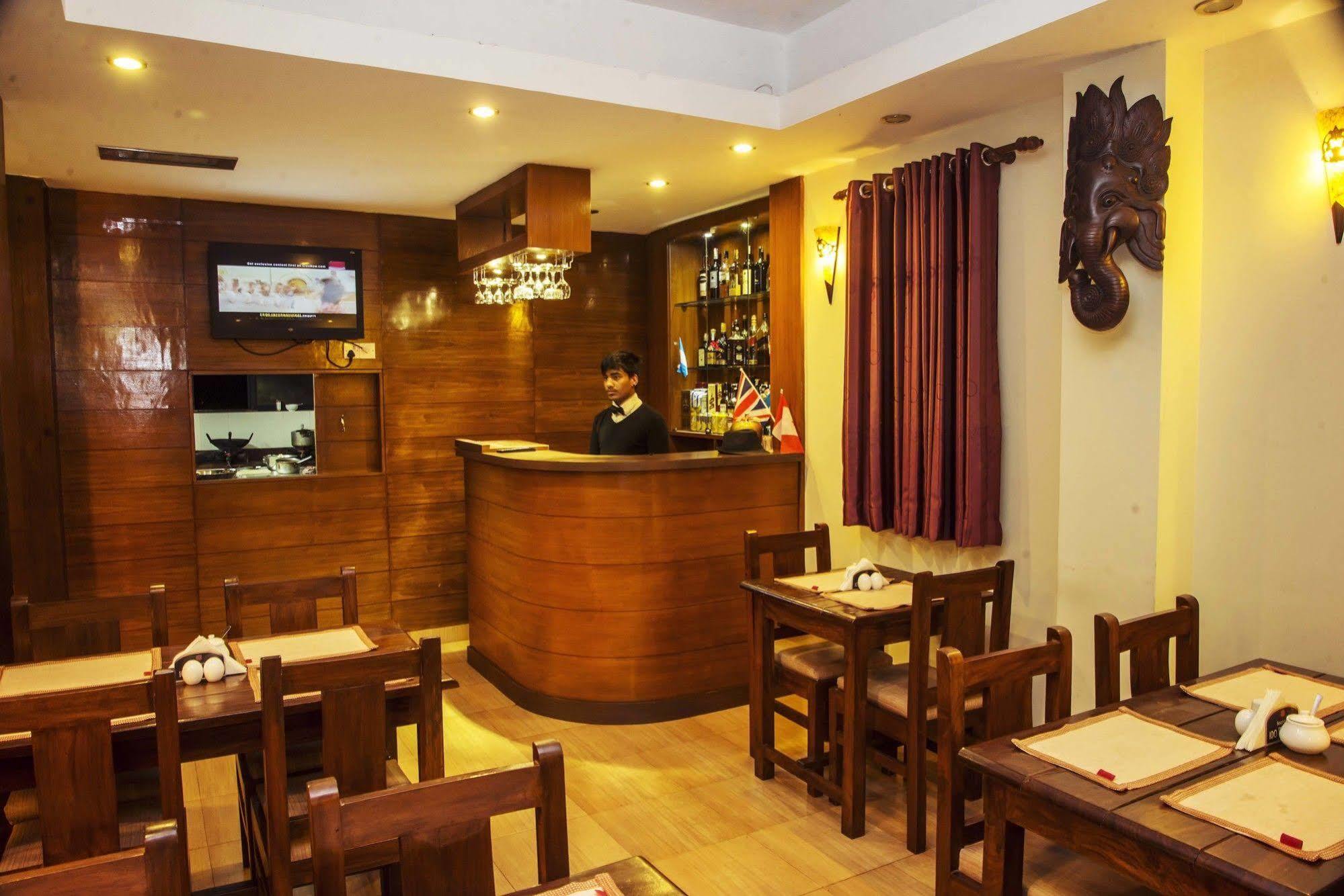 Hotel Tara Pokhara Eksteriør bilde