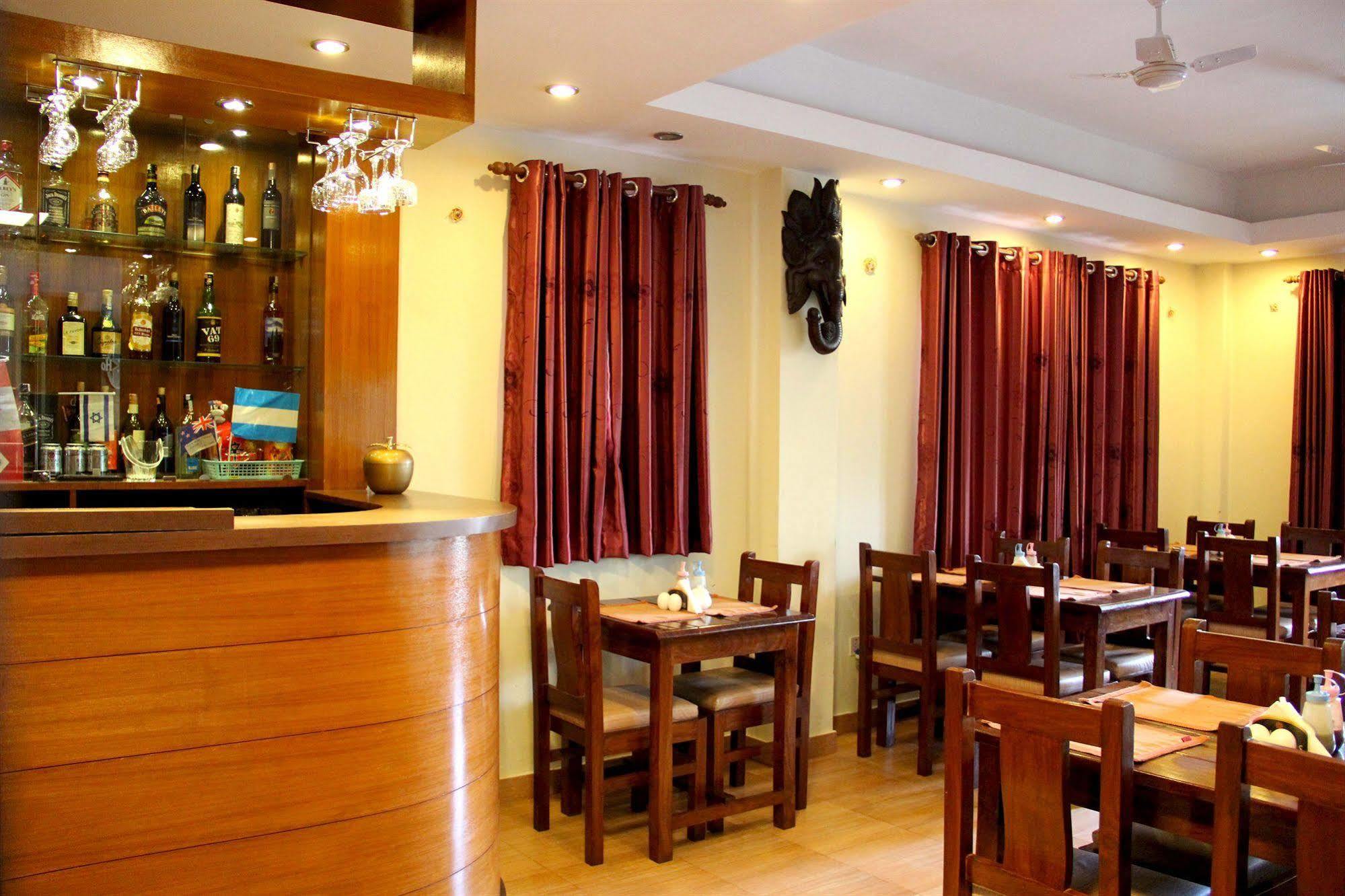 Hotel Tara Pokhara Eksteriør bilde